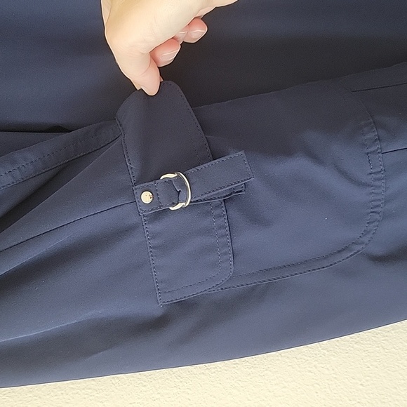 Chico's Zenergy Navy Blue Cargo Crop Pants Size Medium/8 - Picture 3 of 8